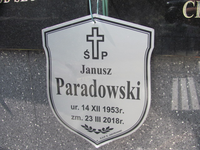 Janusz Paradowski 1953 Oława - Grobonet - Wyszukiwarka osób pochowanych